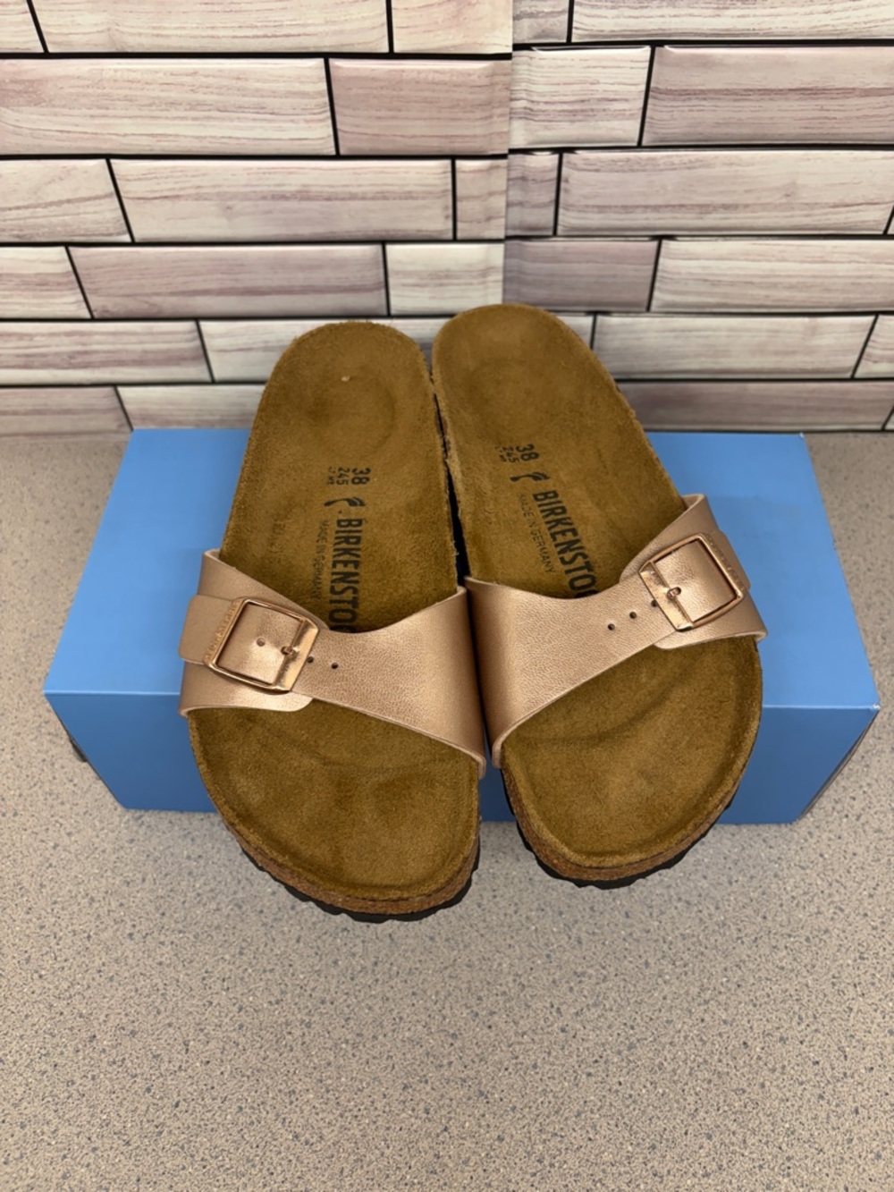 New Birkenstock Madrid BS Women’s size 38/7 US Copper New With replacement box - Picture 3 of 8